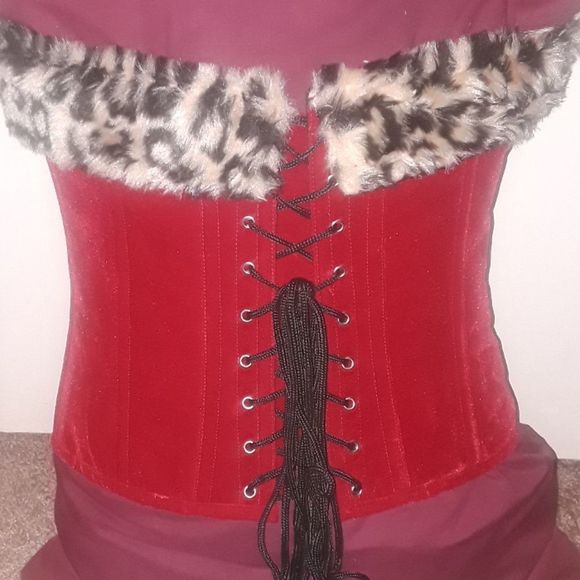 Authentic red velvet corset with faux leopard trim - Picture 2 of 3